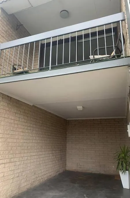Apartamento 2 By The Beach, Sunny Stylish Beach Side Unit Hobart