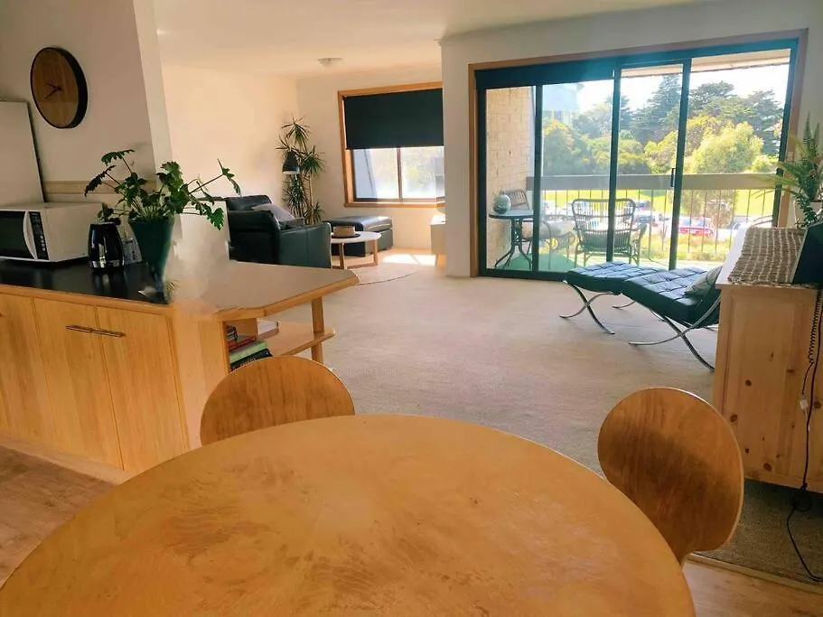 Apartamento 2 By The Beach, Sunny Stylish Beach Side Unit Hobart Australia