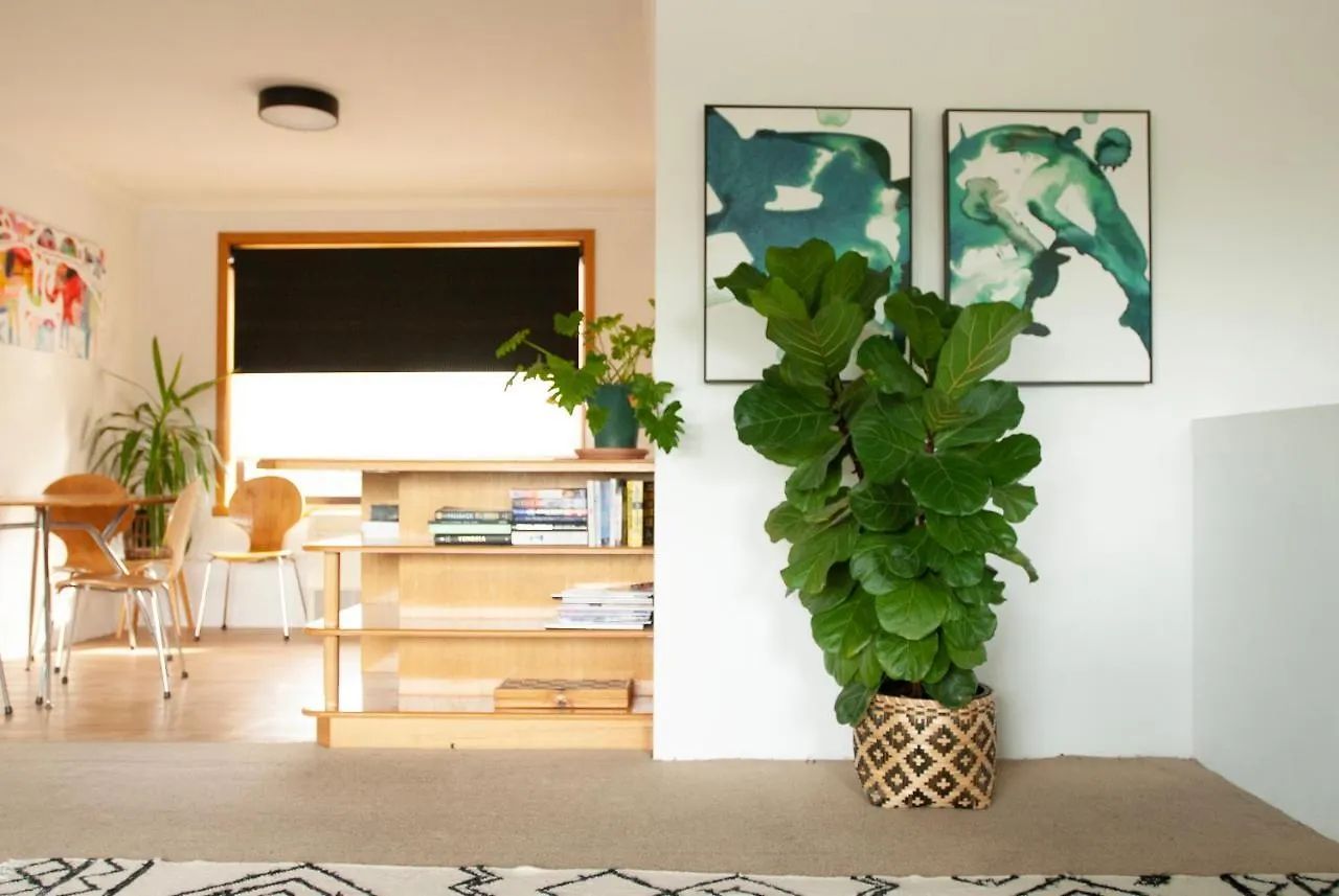 Apartamento 2 By The Beach, Sunny Stylish Beach Side Unit Hobart